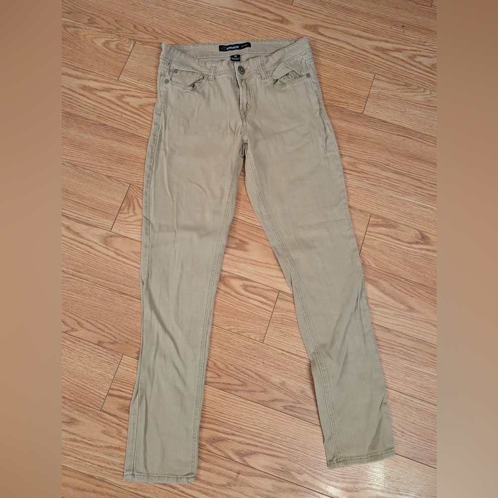 Jordache Skinny Jeans in Tan